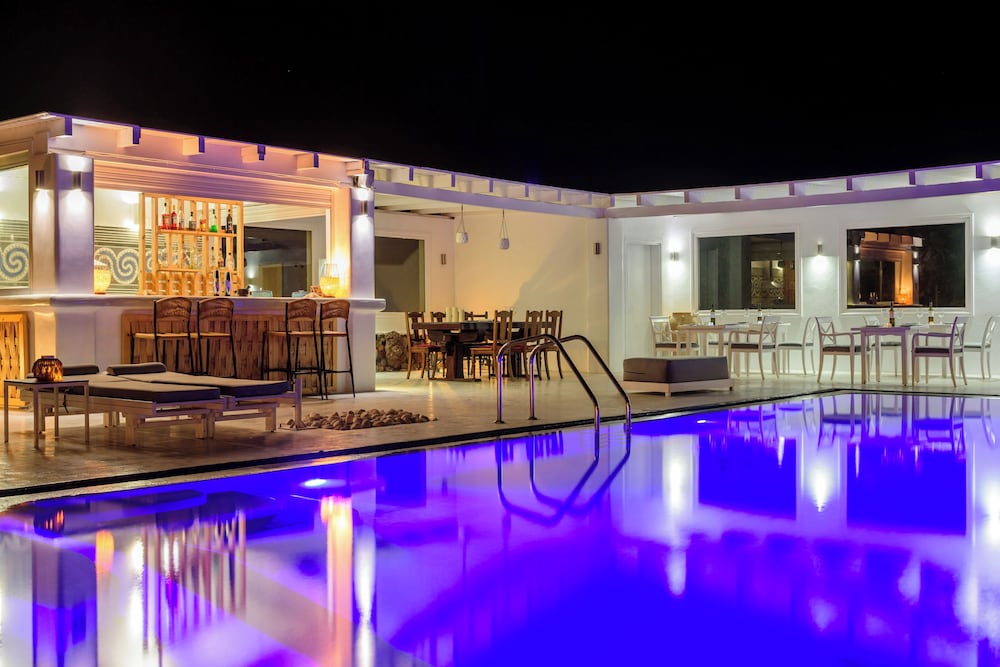 Kalestesia Suites — Restaurant & bars in Akrotiri, South Aegean
