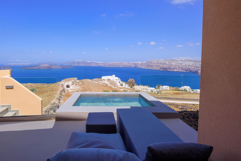 Kalestesia Suites — Swimming pool in Akrotiri, South Aegean