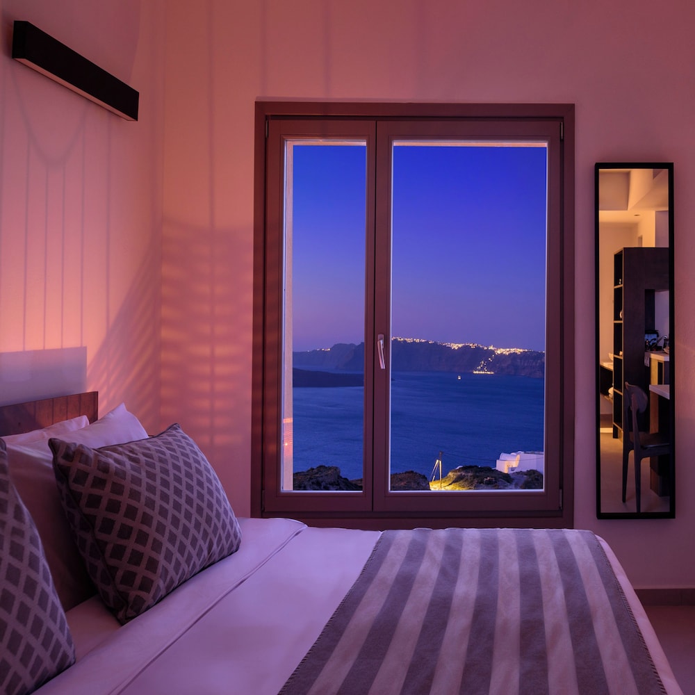 Kalestesia Suites — Hotel rooms in Akrotiri, South Aegean