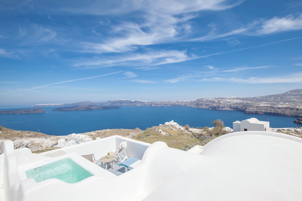 Kalestesia Suites — Attractions in the area in Akrotiri, South Aegean