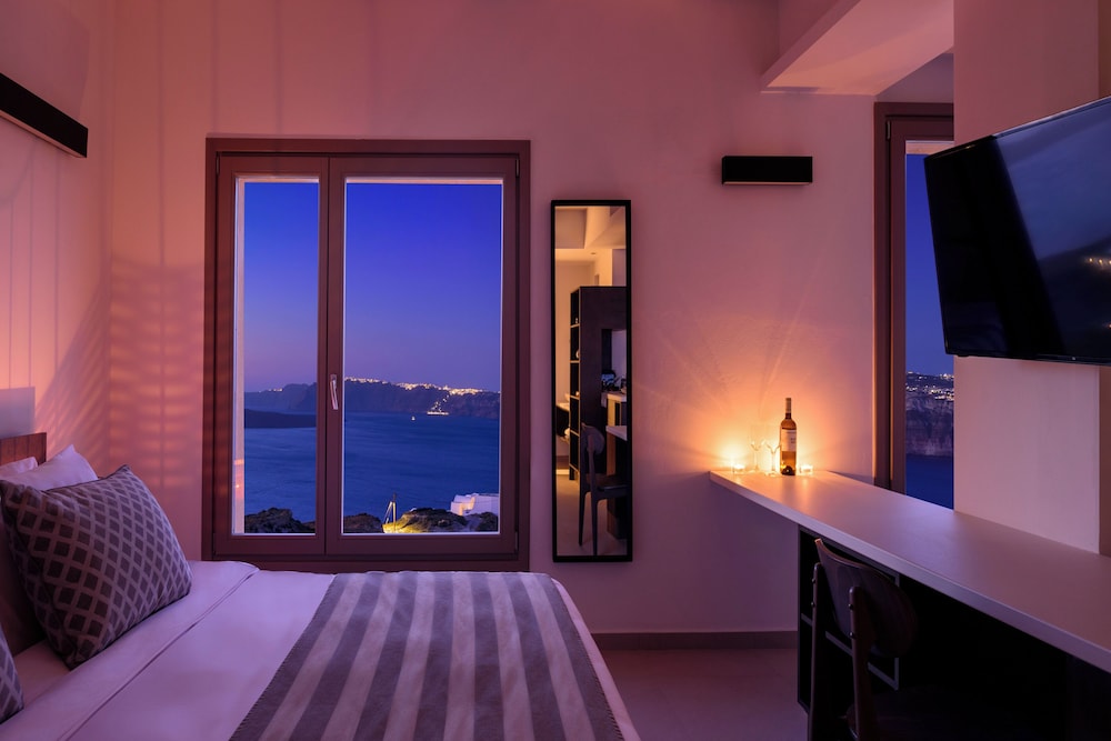 Kalestesia Suites — Hotel rooms in Akrotiri, South Aegean