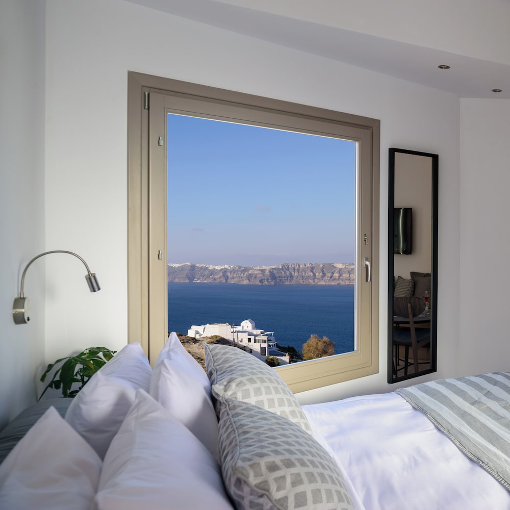 Kalestesia Suites — Hotel rooms in Akrotiri, South Aegean