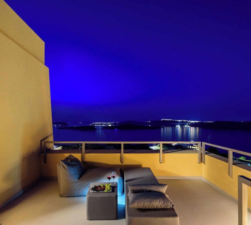 Kalestesia Suites — Hotel rooms in Akrotiri, South Aegean