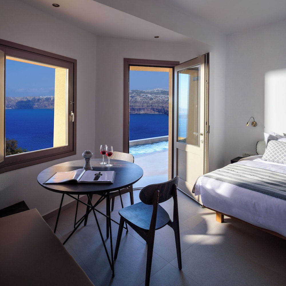Kalestesia Suites — Hotel rooms in Akrotiri, South Aegean