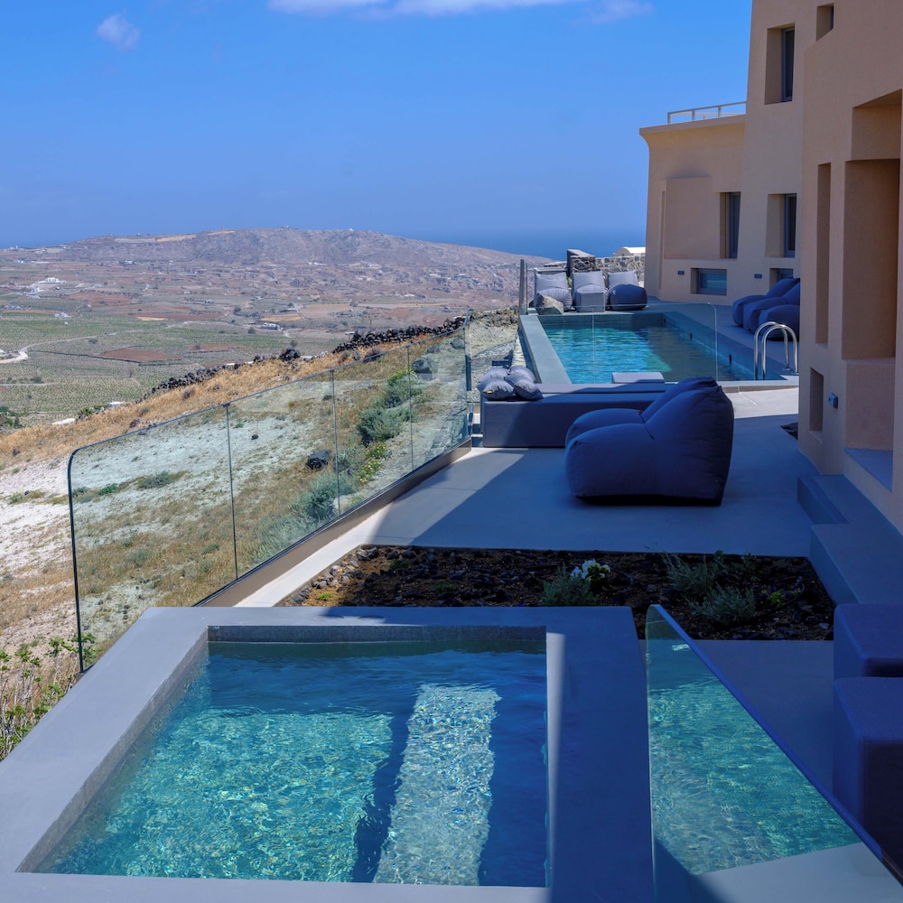 Kalestesia Suites — Swimming pool in Akrotiri, South Aegean