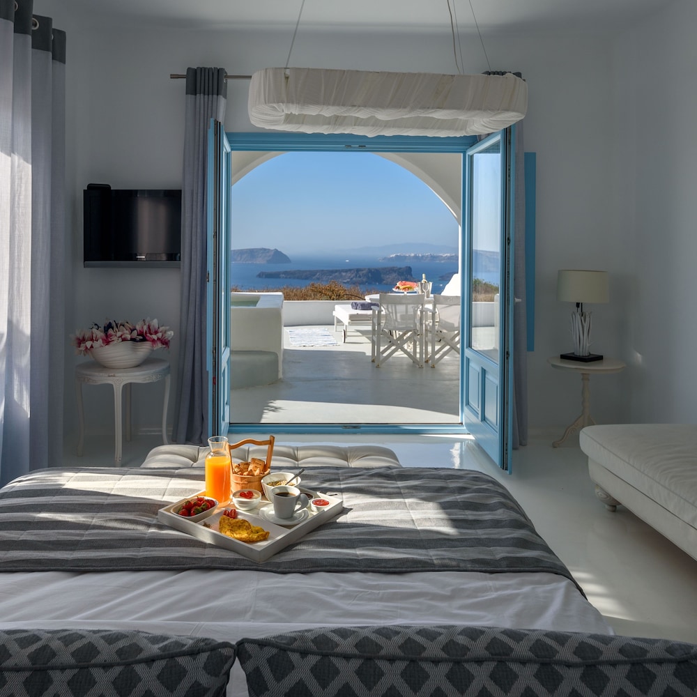 Kalestesia Suites — Hotel rooms in Akrotiri, South Aegean