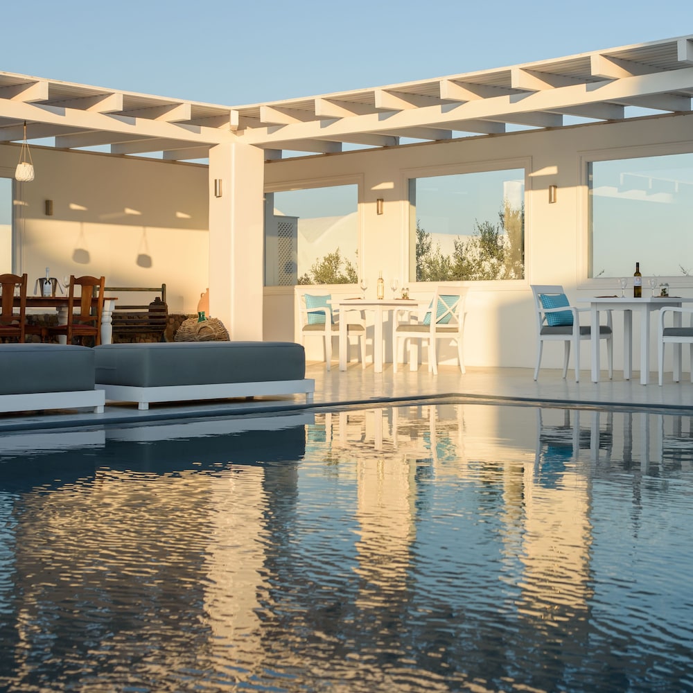 Kalestesia Suites — Restaurant & bars in Akrotiri, South Aegean