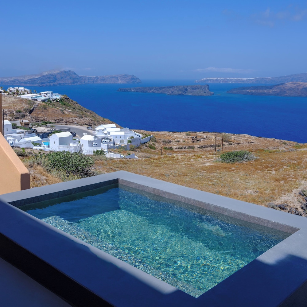 Kalestesia Suites — Swimming pool in Akrotiri, South Aegean
