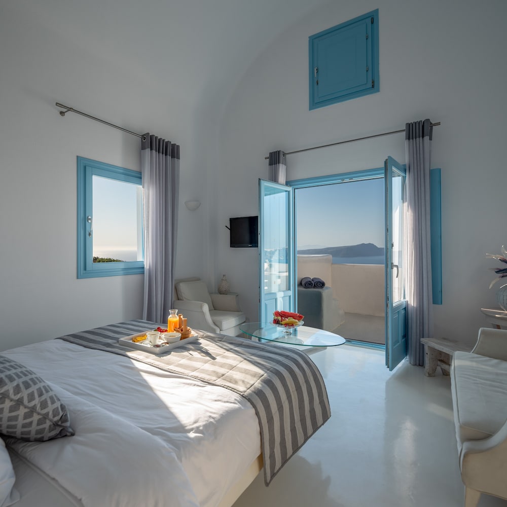Kalestesia Suites — Hotel rooms in Akrotiri, South Aegean