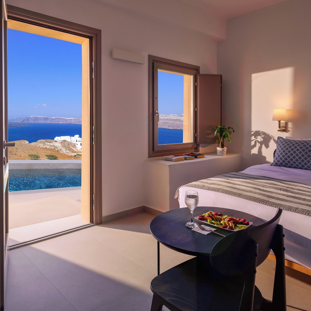 Kalestesia Suites — Hotel rooms in Akrotiri, South Aegean