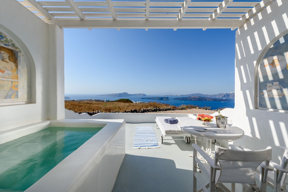 Kalestesia Suites — Hotel rooms in Akrotiri, South Aegean