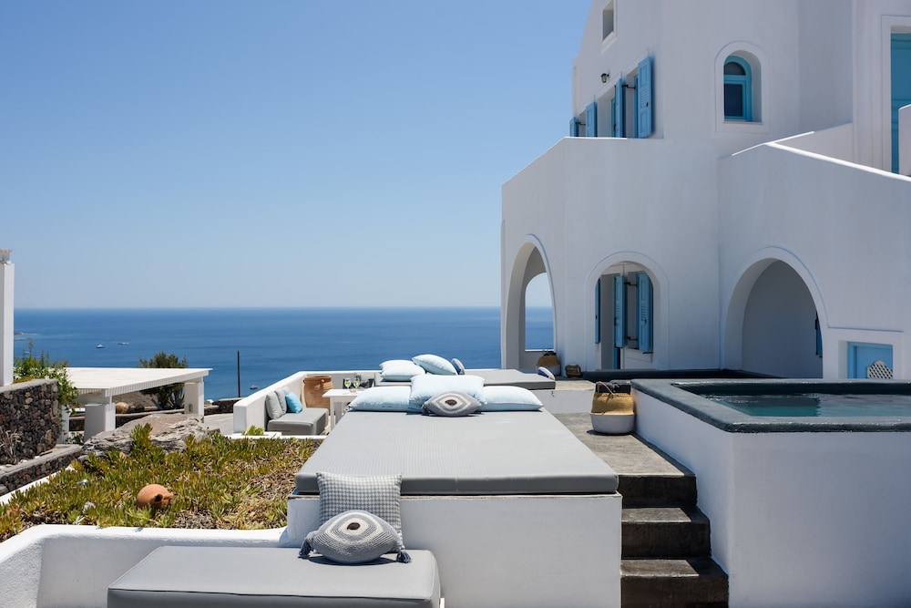 Kalestesia Suites — Hotel building in Akrotiri, South Aegean