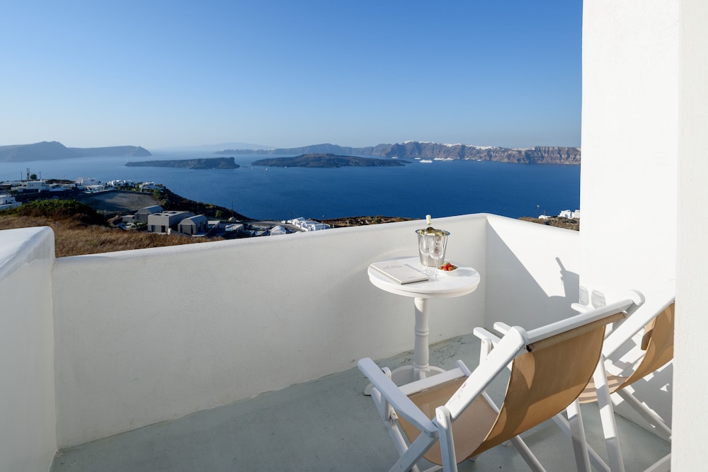 Kalestesia Suites — Attractions in the area in Akrotiri, South Aegean