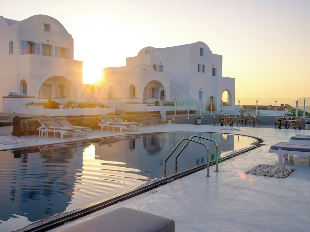 Kalestesia Suites — Swimming pool in Akrotiri, South Aegean