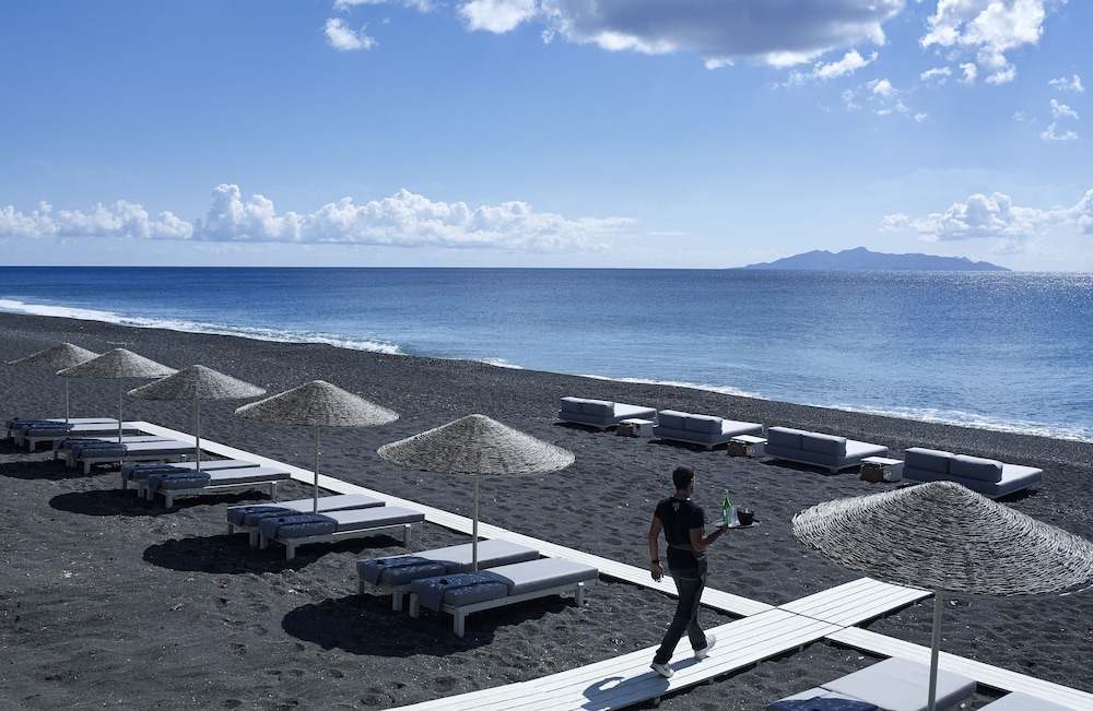 Bellonias Villas — Beach in Kamari, South Aegean