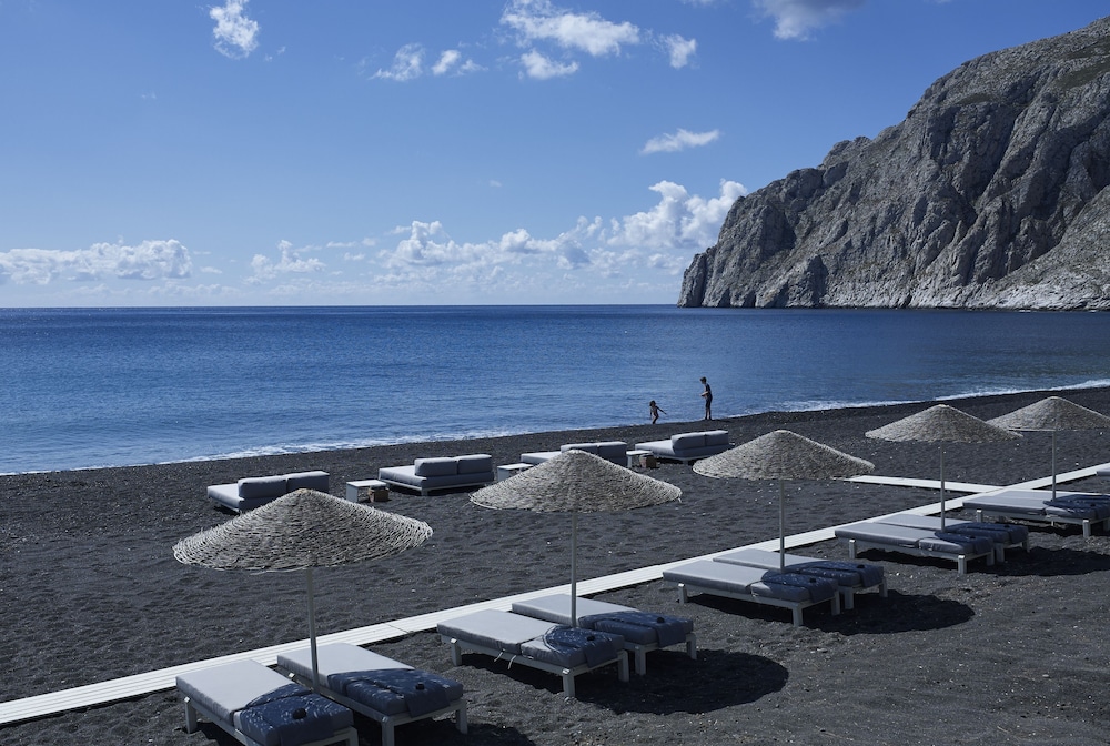 Bellonias Villas — Beach in Kamari, South Aegean