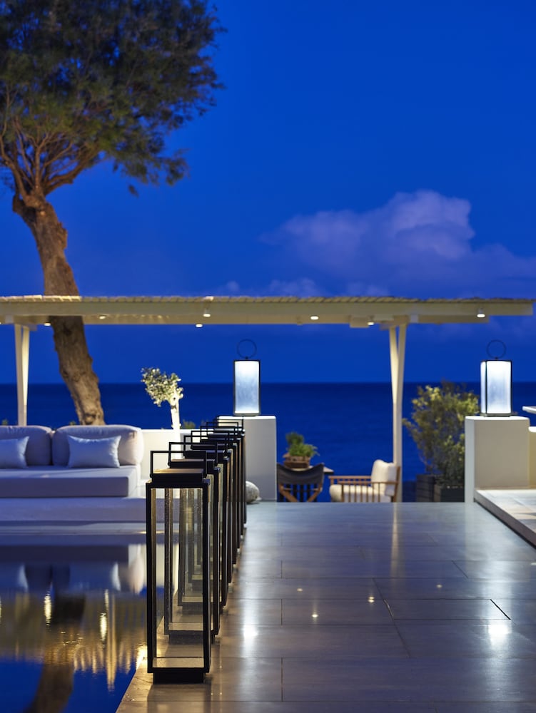Bellonias Villas — Restaurant & bars in Kamari, South Aegean