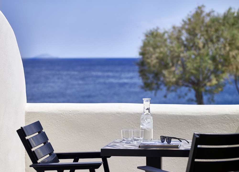 Bellonias Villas — Restaurant & bars in Kamari, South Aegean