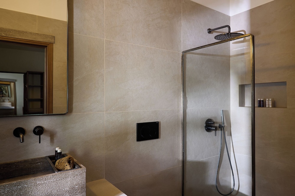 Bellonias Villas — Hotel rooms in Kamari, South Aegean