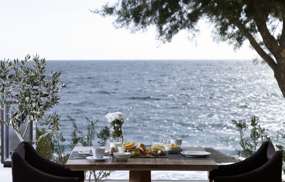 Bellonias Villas — Restaurant & bars in Kamari, South Aegean