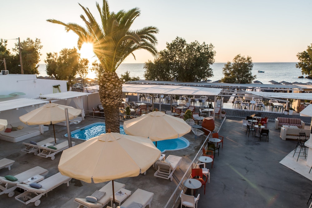 Beach Boutique Hotel — Swimming pool in Kamari, South Aegean