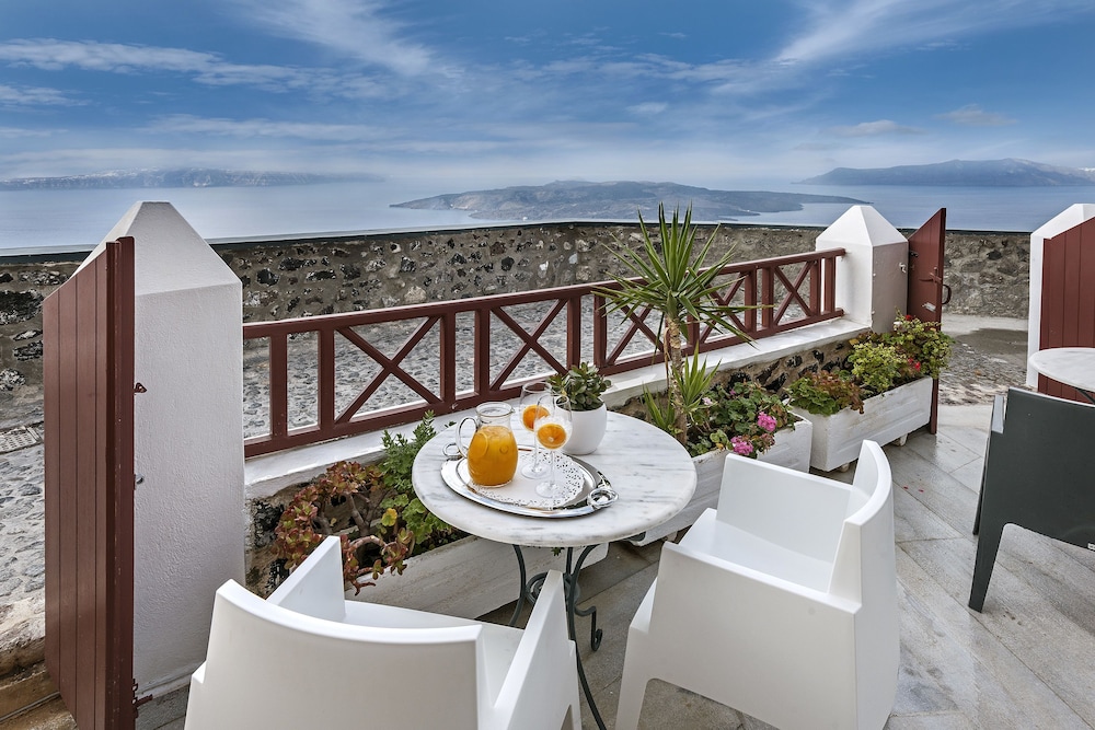 Aigialos Luxury Traditional Settlement — Hotel building in Karterados, South Aegean