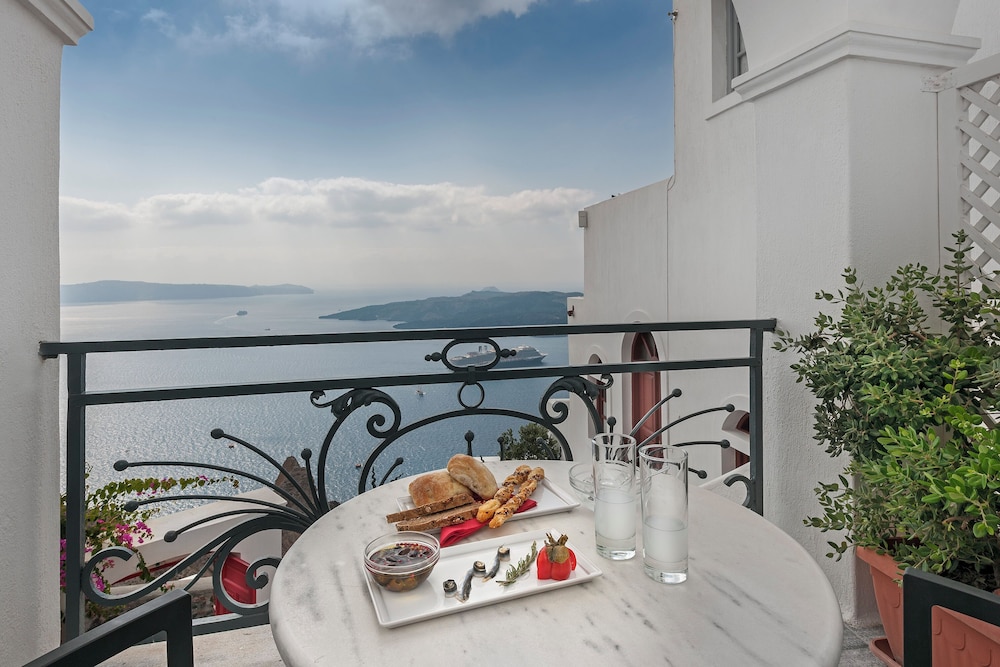 Aigialos Luxury Traditional Settlement — Restaurant & bars in Karterados, South Aegean