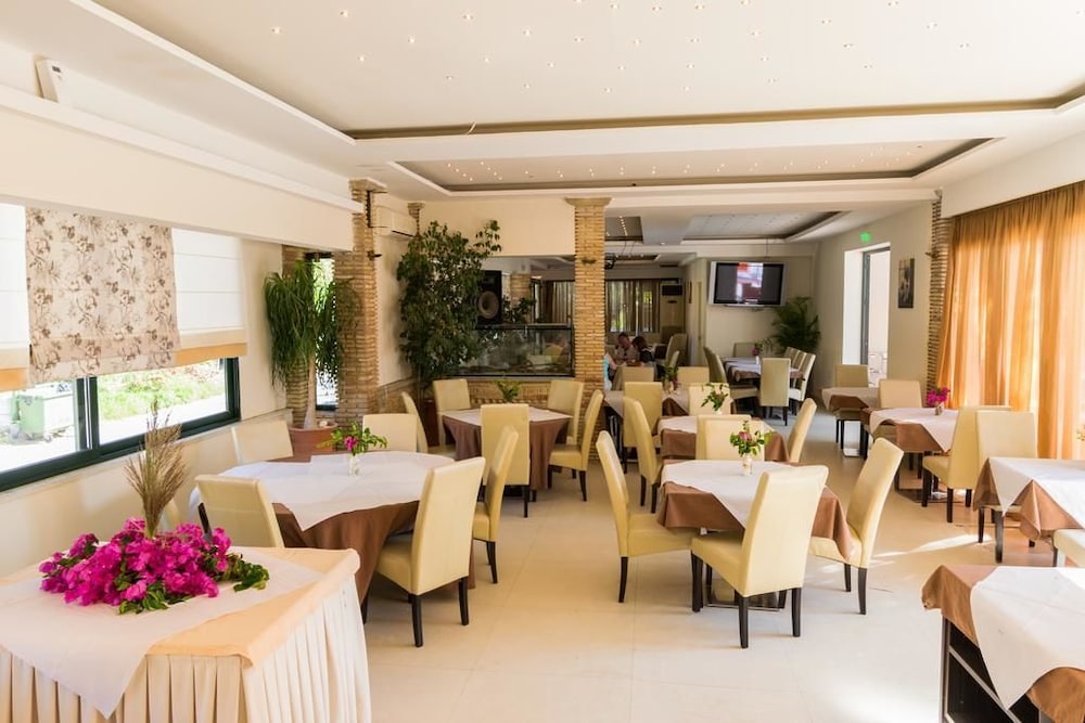 Zante Plaza Hotel — Restaurant & bars in Laganas, Ionian Islands