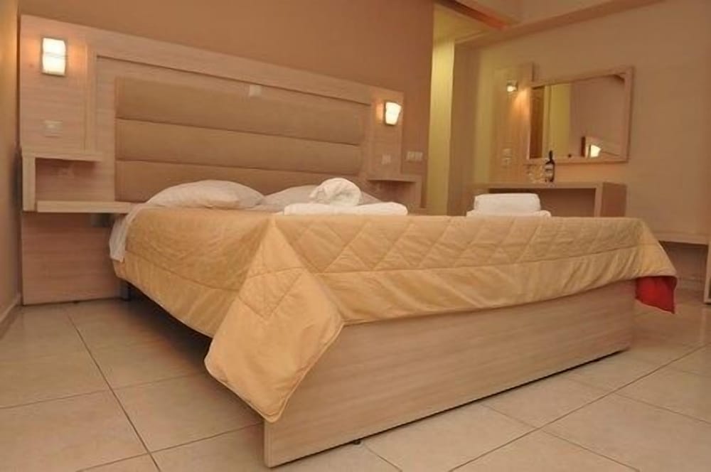 Zante Plaza Hotel — Hotel rooms in Laganas, Ionian Islands