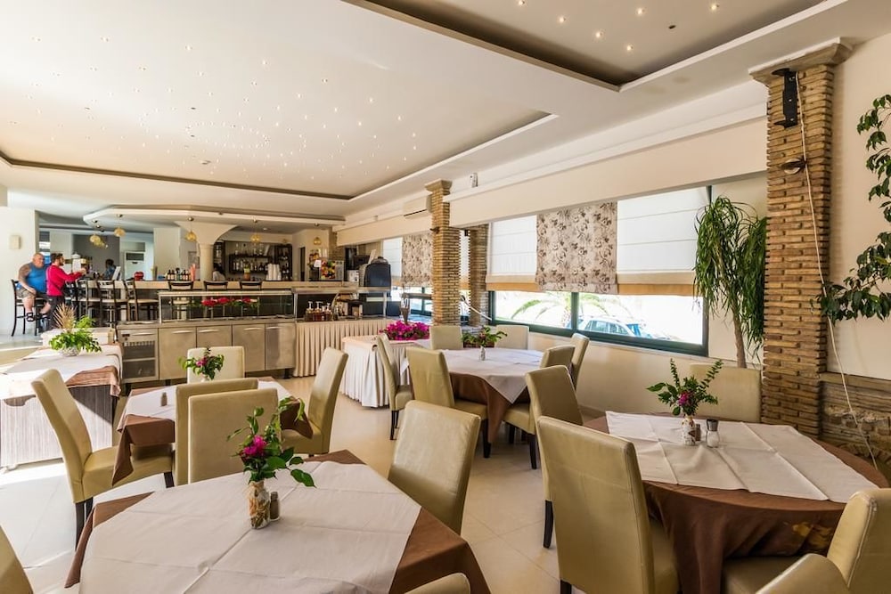 Zante Plaza Hotel — Restaurant & bars in Laganas, Ionian Islands
