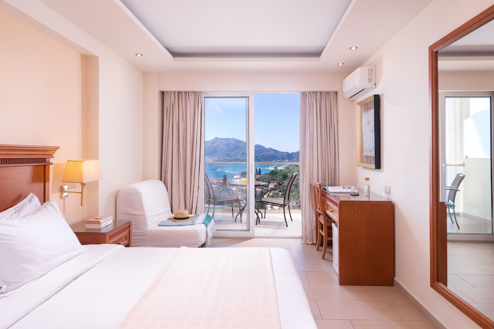 Avalon Palace Hotel by GHH — Hotel rooms in Zante Town, Ionian Islands