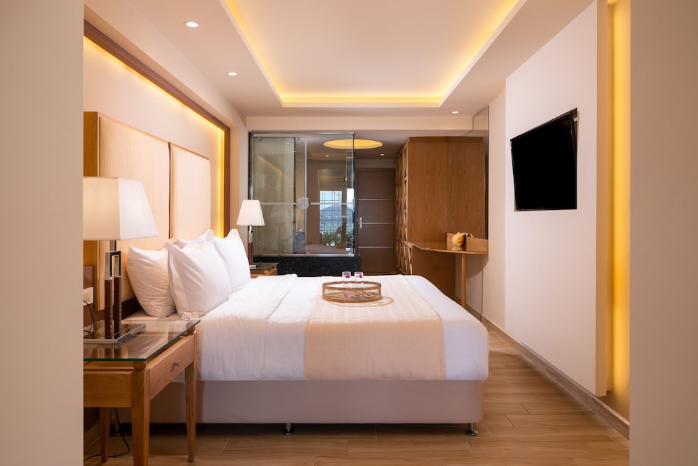 Avalon Palace Hotel by GHH — Hotel rooms in Zante Town, Ionian Islands