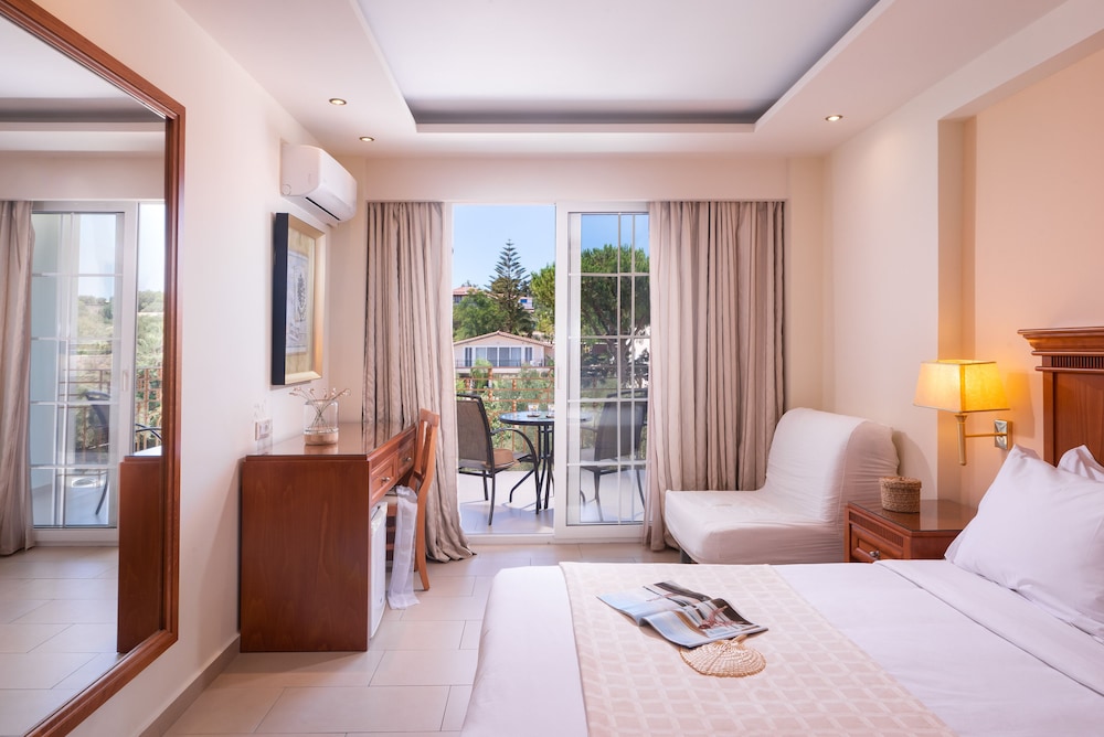 Avalon Palace Hotel by GHH — Hotel rooms in Zante Town, Ionian Islands