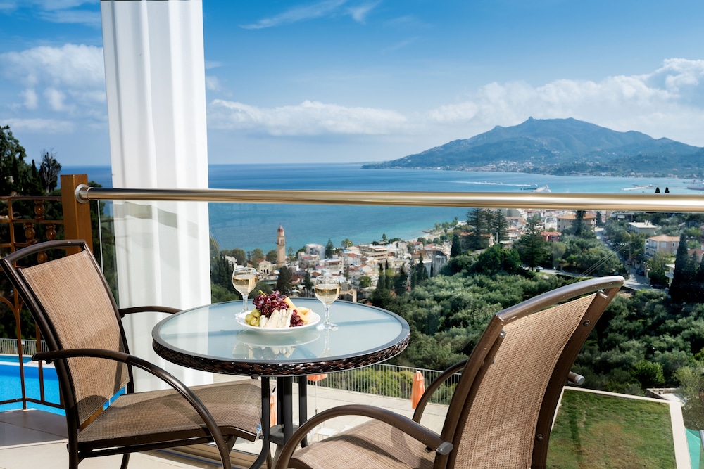 Avalon Palace Hotel by GHH — Hotel rooms in Zante Town, Ionian Islands