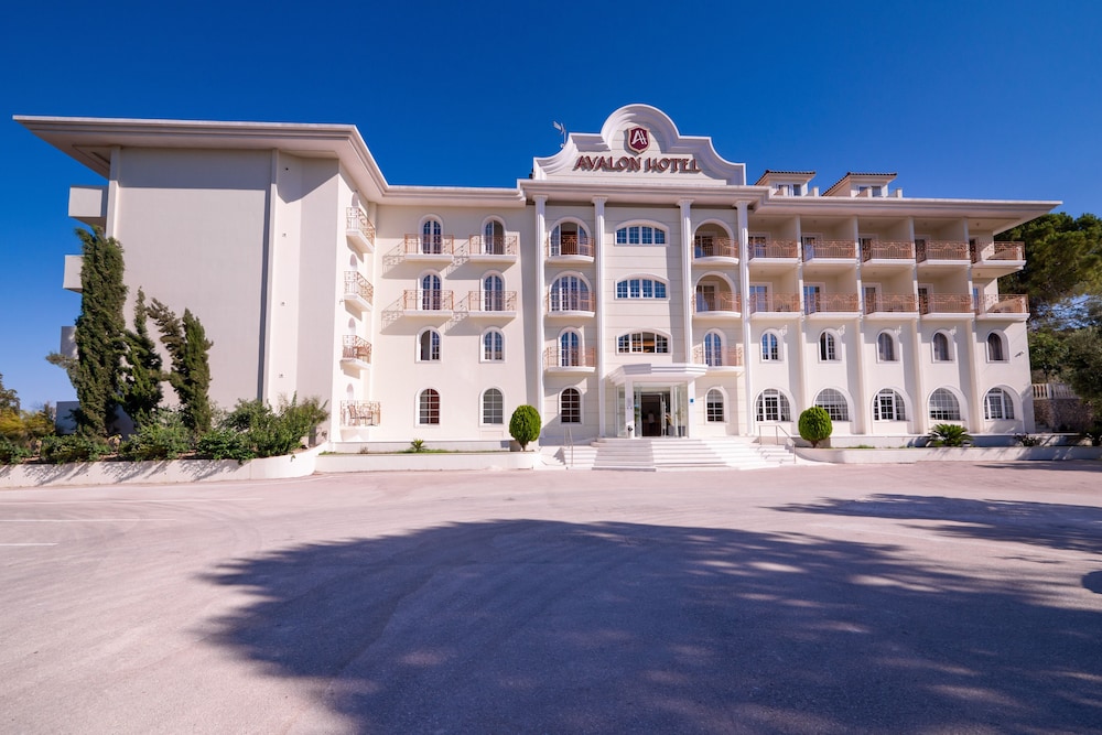 Avalon Palace Hotel by GHH — Hotel building in Zante Town, Ionian Islands