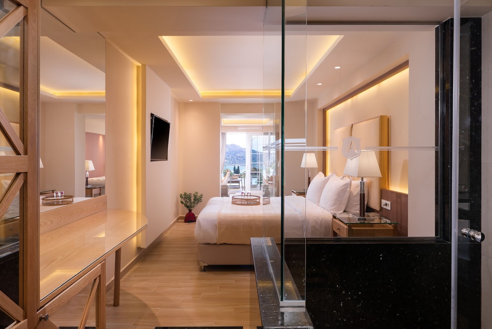 Avalon Palace Hotel by GHH — Hotel rooms in Zante Town, Ionian Islands
