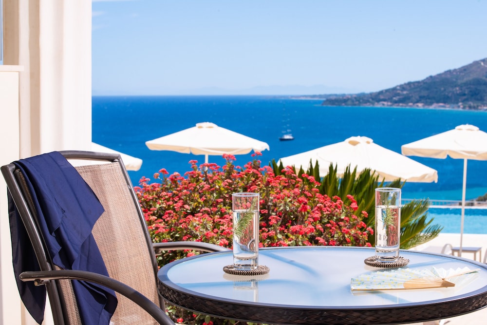 Avalon Palace Hotel by GHH — Restaurant & bars in Zante Town, Ionian Islands