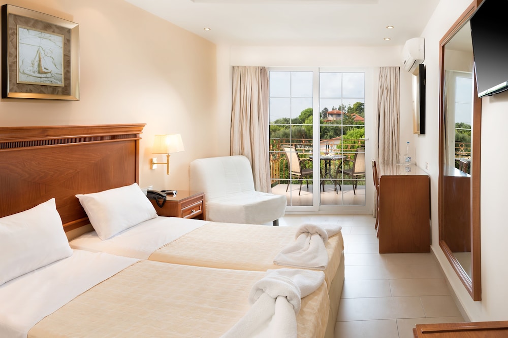 Avalon Palace Hotel by GHH — Hotel rooms in Zante Town, Ionian Islands