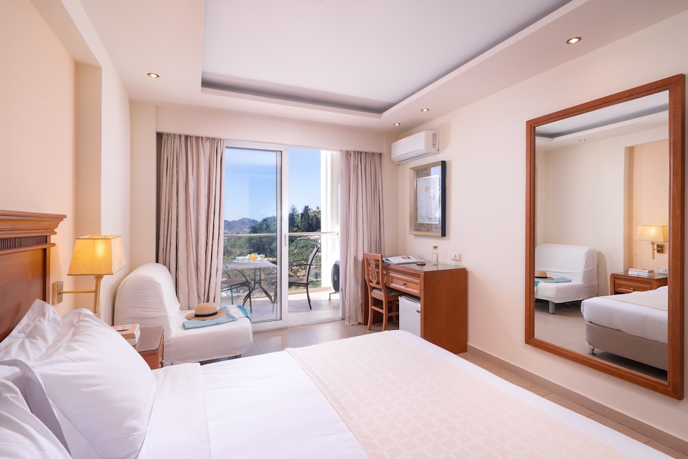 Avalon Palace Hotel by GHH — Hotel rooms in Zante Town, Ionian Islands