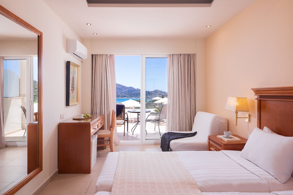 Avalon Palace Hotel by GHH — Hotel rooms in Zante Town, Ionian Islands