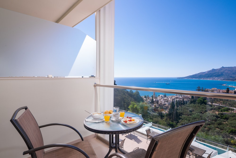 Avalon Palace Hotel by GHH — Hotel rooms in Zante Town, Ionian Islands