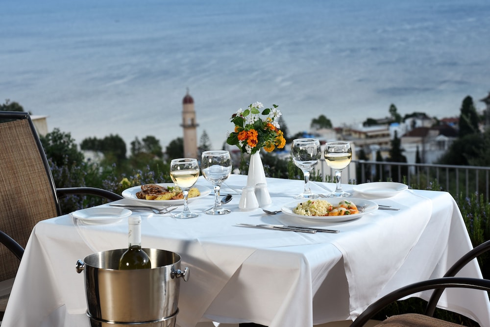 Avalon Palace Hotel by GHH — Restaurant & bars in Zante Town, Ionian Islands