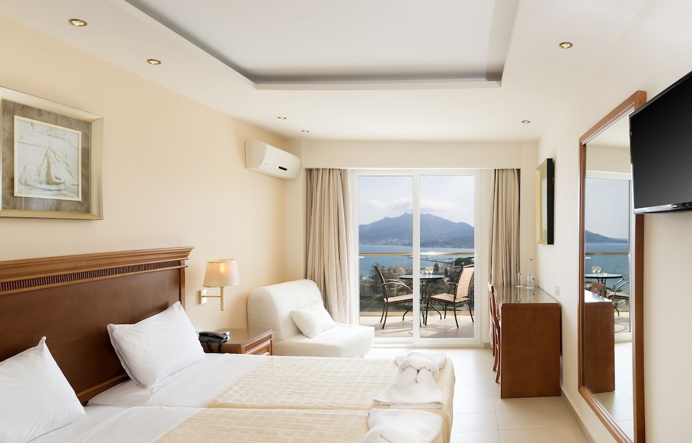 Avalon Palace Hotel by GHH — Hotel rooms in Zante Town, Ionian Islands