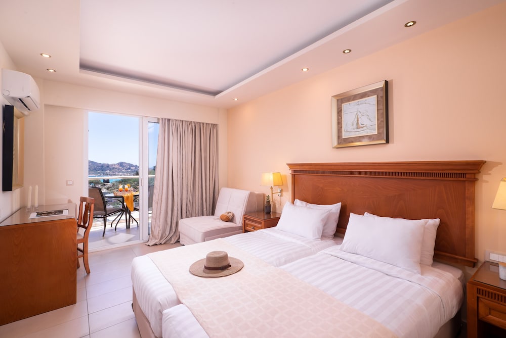 Avalon Palace Hotel by GHH — Hotel rooms in Zante Town, Ionian Islands