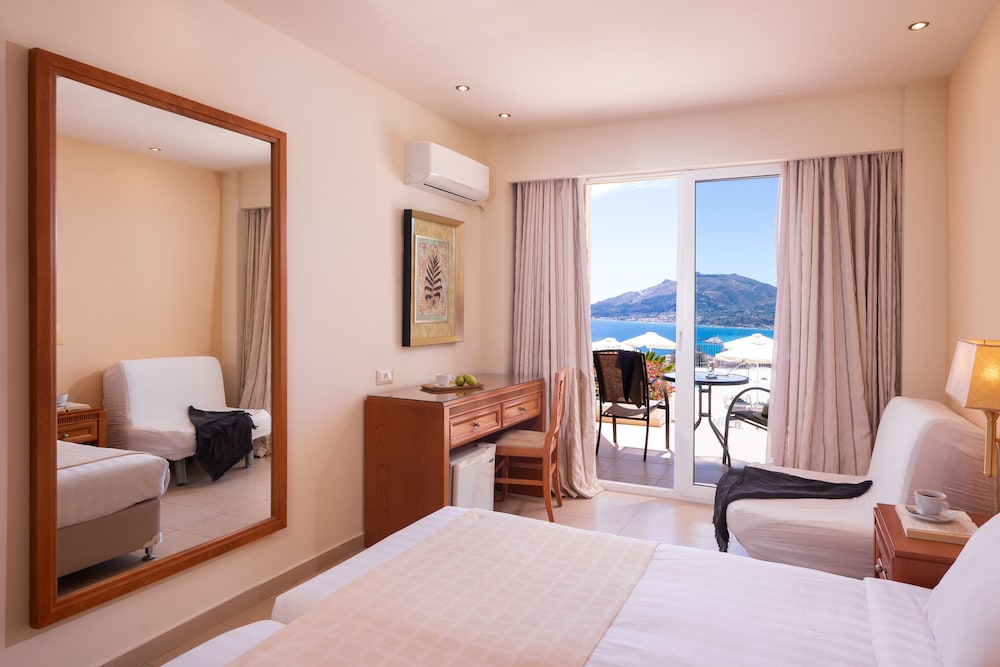 Avalon Palace Hotel by GHH — Hotel rooms in Zante Town, Ionian Islands
