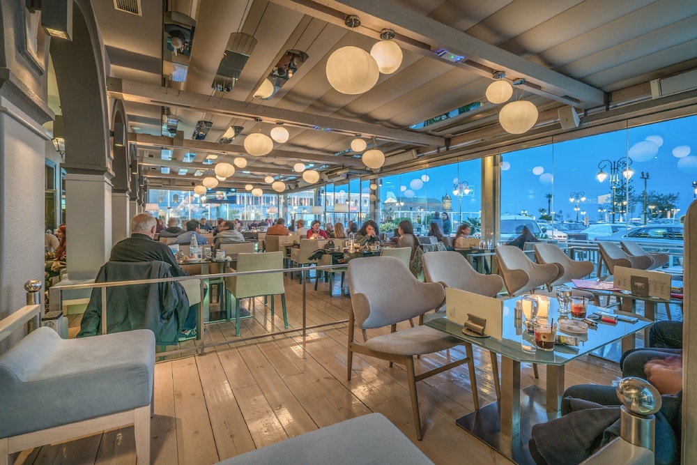 Phoenix Hotel — Restaurant & bars in Zante Town, Ionian Islands