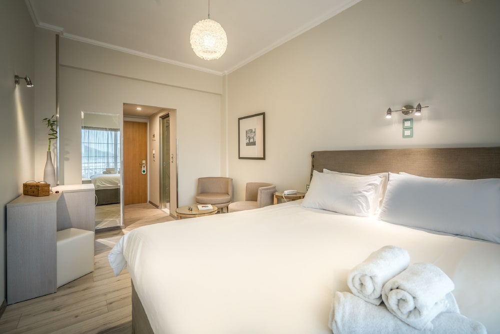 Phoenix Hotel — Hotel rooms in Zante Town, Ionian Islands
