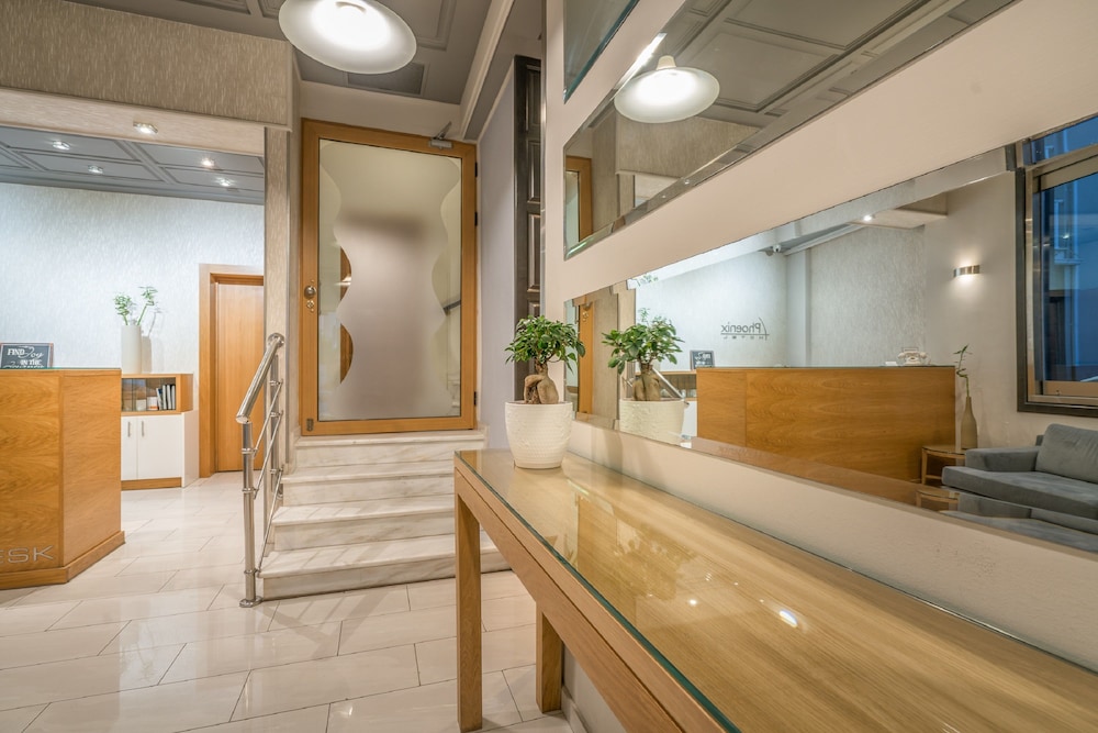 Phoenix Hotel — Hotel building in Zante Town, Ionian Islands