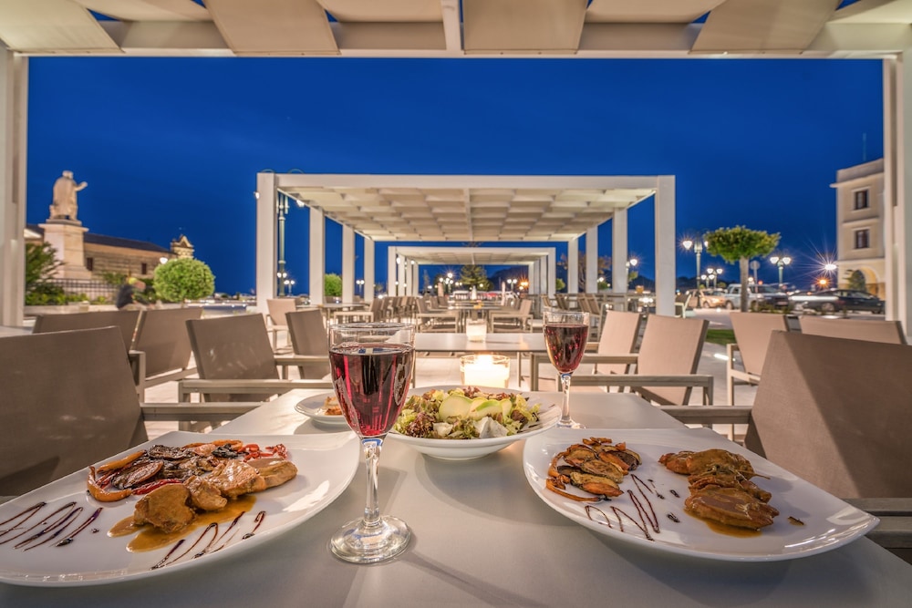 Phoenix Hotel — Restaurant & bars in Zante Town, Ionian Islands