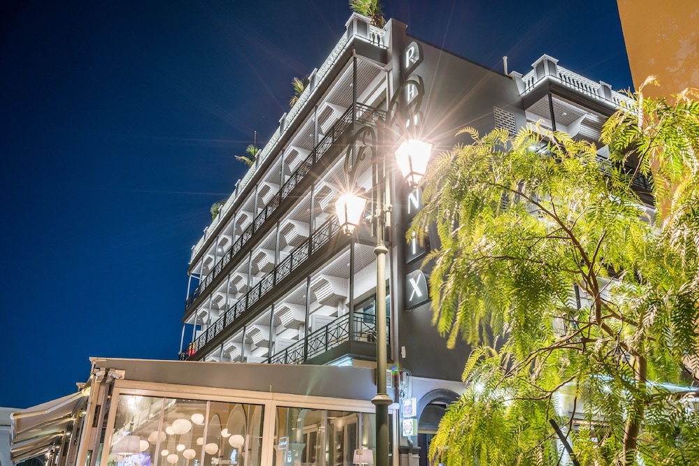 Phoenix Hotel — Hotel building in Zante Town, Ionian Islands
